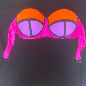Size small strapless bikini top